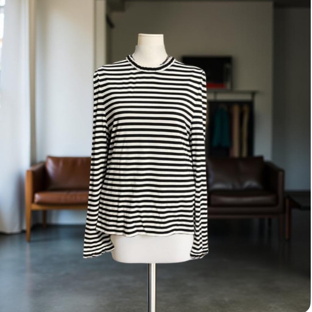 Macys on 34th Ruffled collar &  sleeves  Striped Black & White XL NWT